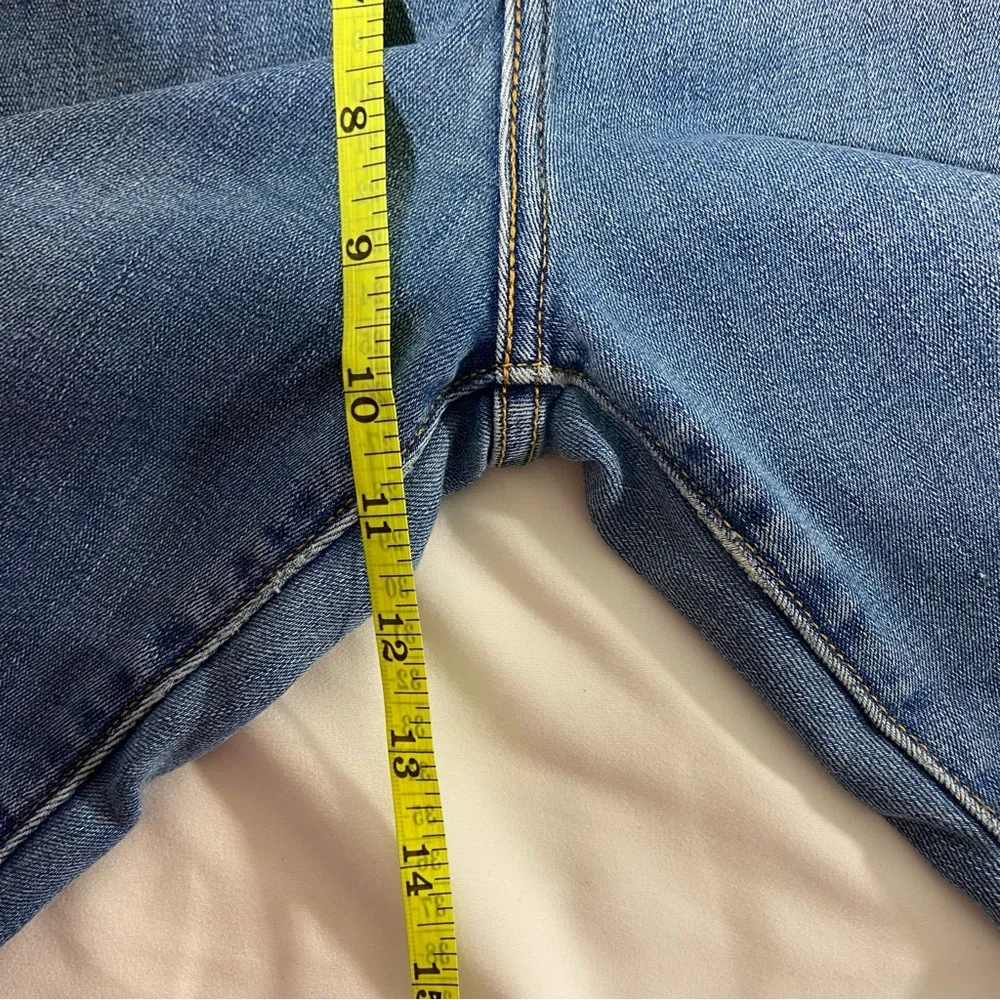 Levi’s Women’s Jeans Size 12 Perfectly Slimming Straight Leg Casual Comfort